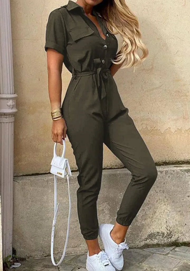 Komfortabel og elegant festjumpsuit for kvinner, med pustende stoff og stilig design.