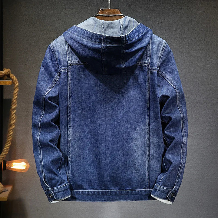 Herre denim hettejakke i mørkeblå. Komfortabel og stilfull vår-/høstjakke for uformelle anledninger.