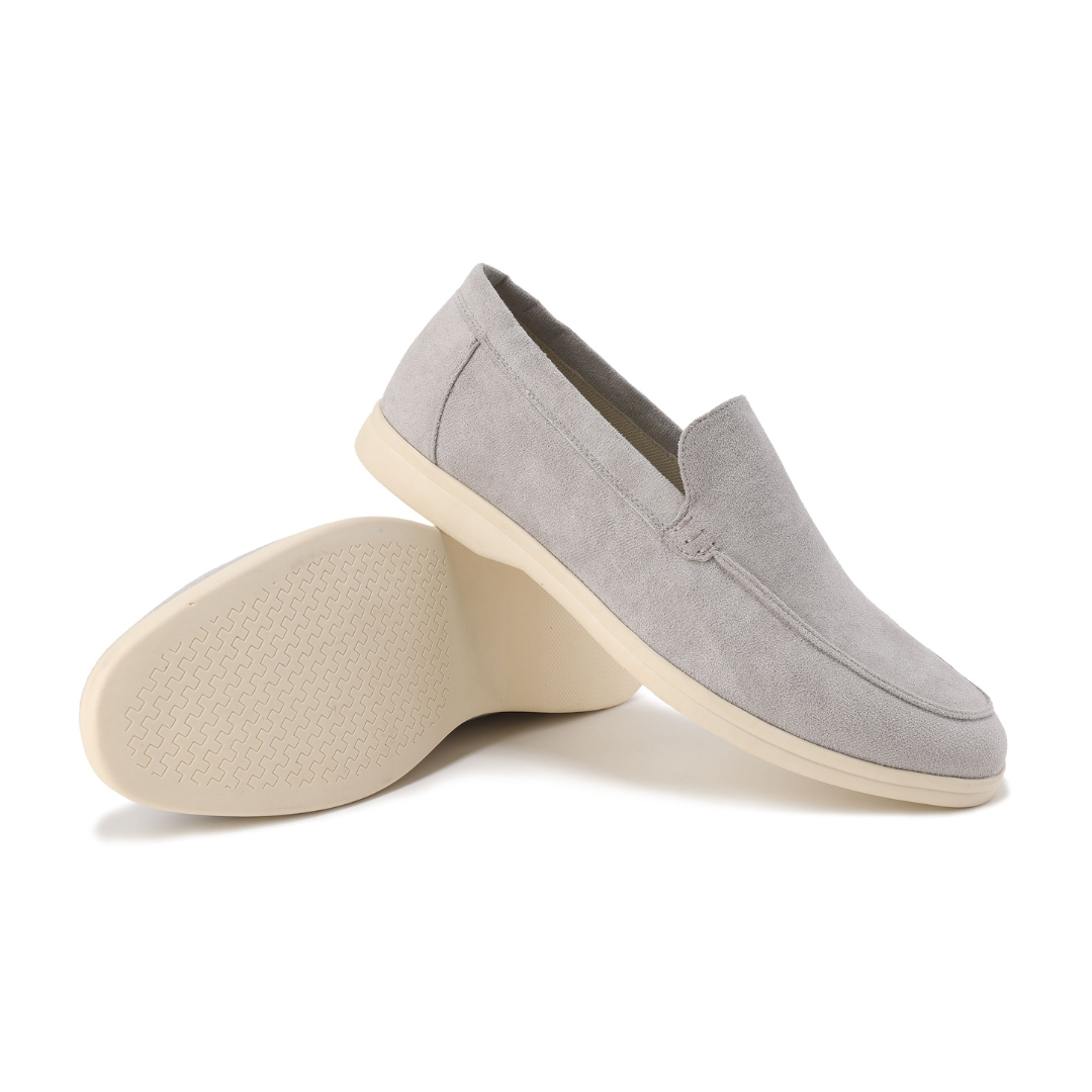 Herresko med fokus på enkelhet og stil; komfortable slip-on loafers for vår og hverdag.