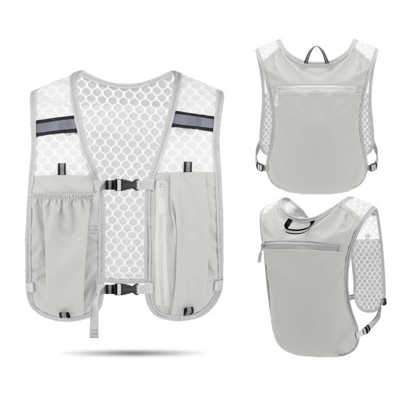 Løpevest i pustende mesh med flere lommer, inkludert mobilholder, for enkel tilgang under trening.