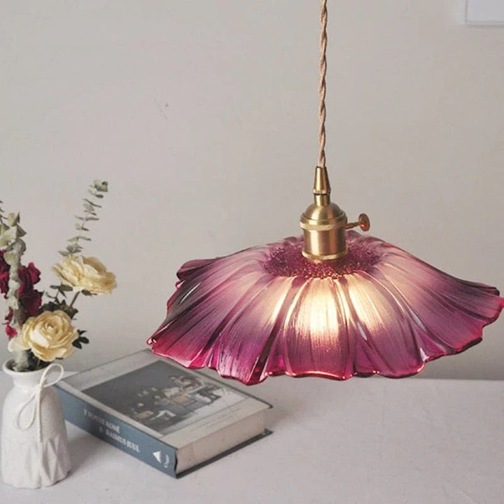 Unik lotusglasslampe for stemningslys. E27-fatning. Lilla farge, perfekt for interiørdekor i retro stil.