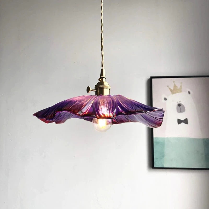 Lilla lotusglasslampe, en allsidig belysning og interiørdekor. Stemningslys for stue, soverom eller lesekrok.