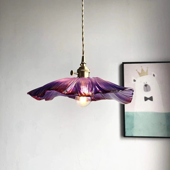 Lilla lotusglasslampe, en allsidig belysning og interiørdekor. Stemningslys for stue, soverom eller lesekrok.