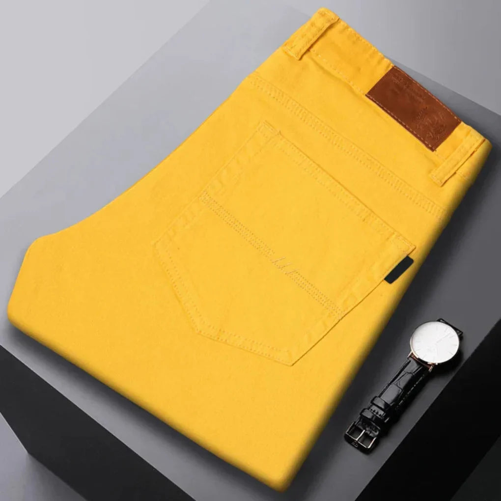 Mørkeblå herre slim fit jeans i stretch for moderne stil og hverdagskomfort.