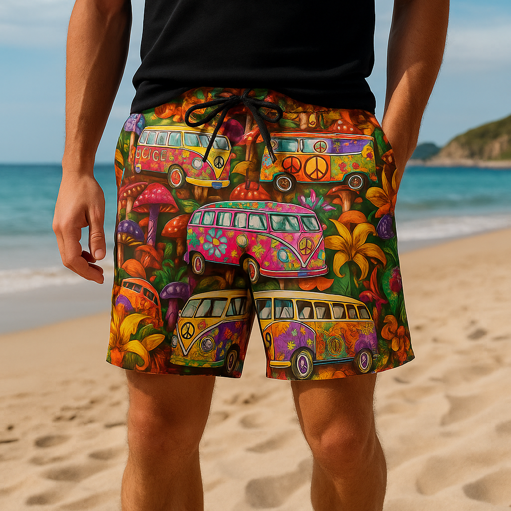 Herre shorts i moteriktig graffiti-stil, perfekt for sommer, strand og vannsport.