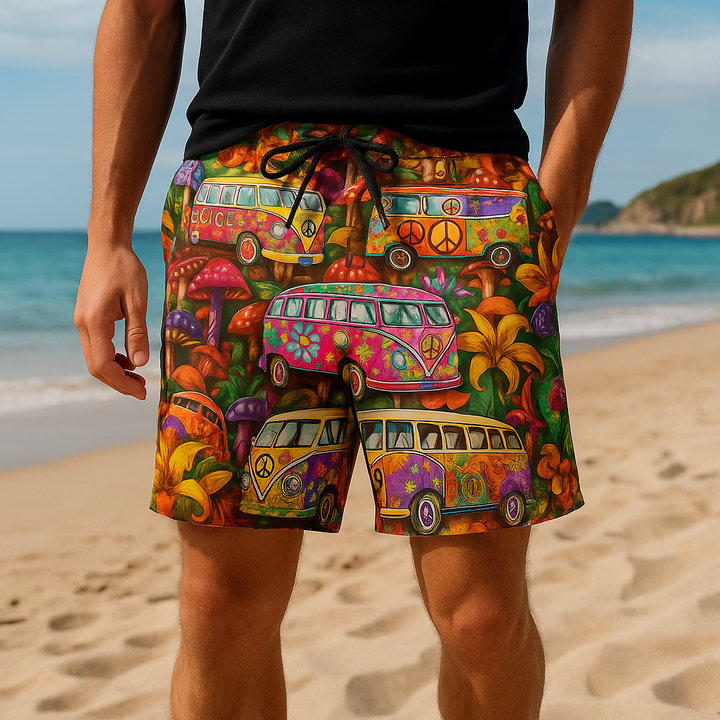 Herre shorts i moteriktig graffiti-stil, perfekt for sommer, strand og vannsport.