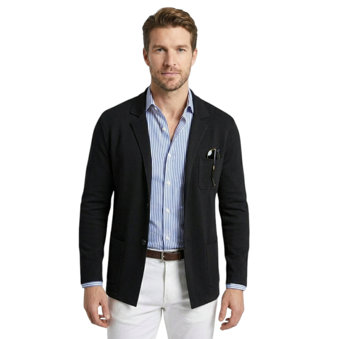 Skreddersydd klassisk herreblazer i navy, perfekt som dressjakke for business og festlige anledninger.
