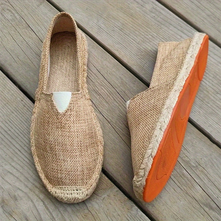 Komfortable menns espadriller, lett å ta på og av, perfekt for en uformell og avslappet stil.