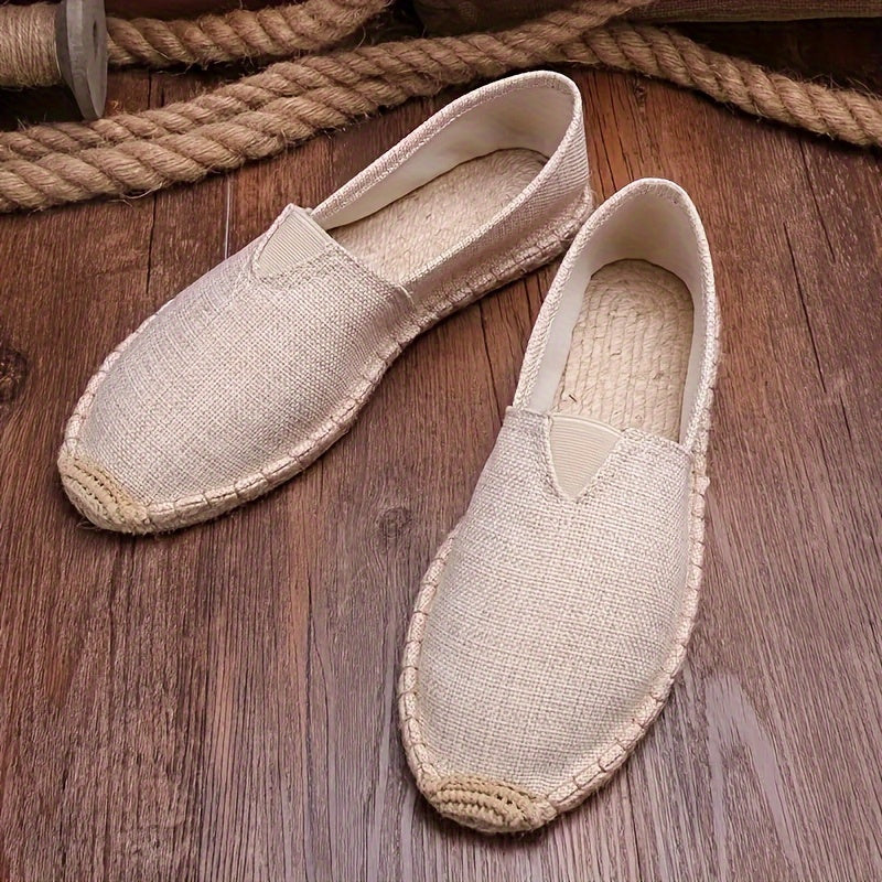 Sommerlige herre espadriller med fleksibel passform, ideelle for reise og feriekomfort.