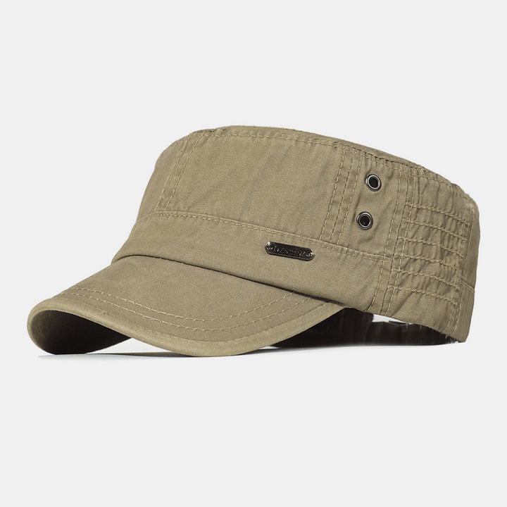 Svart justerbar flat cap for menn i klassisk militærstil. Allsidig herrehatt.