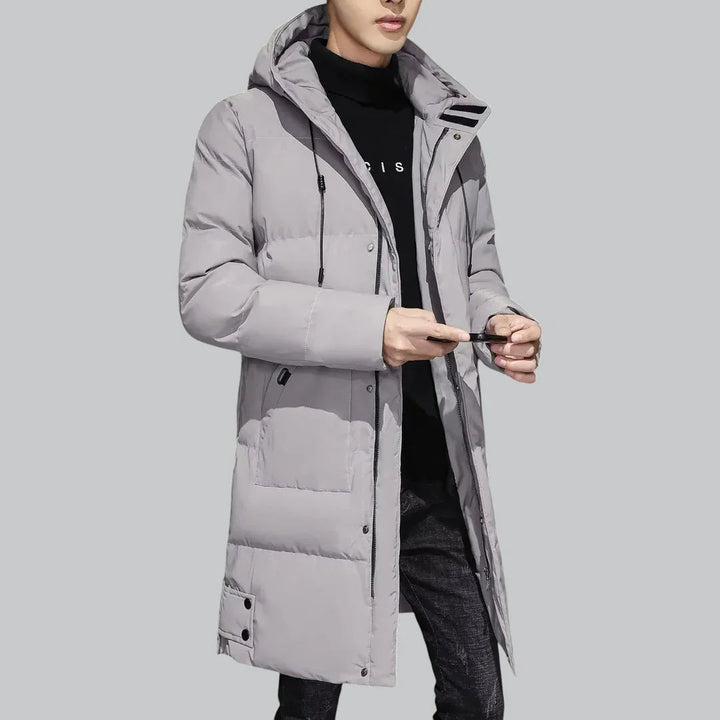 Moderne menns lang parka vinterjakke. Allsidig, vanntett og vindtett yttertøy for herre, perfekt for både hverdag og utendørs.