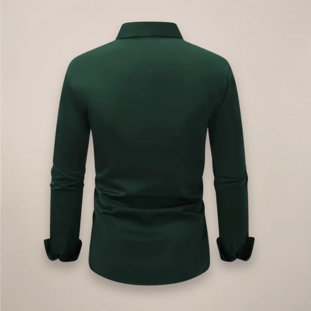 Skarp slim fit herreskjorte for vår og sommer. Langermet, stilig design, perfekt for business casual og fritid.