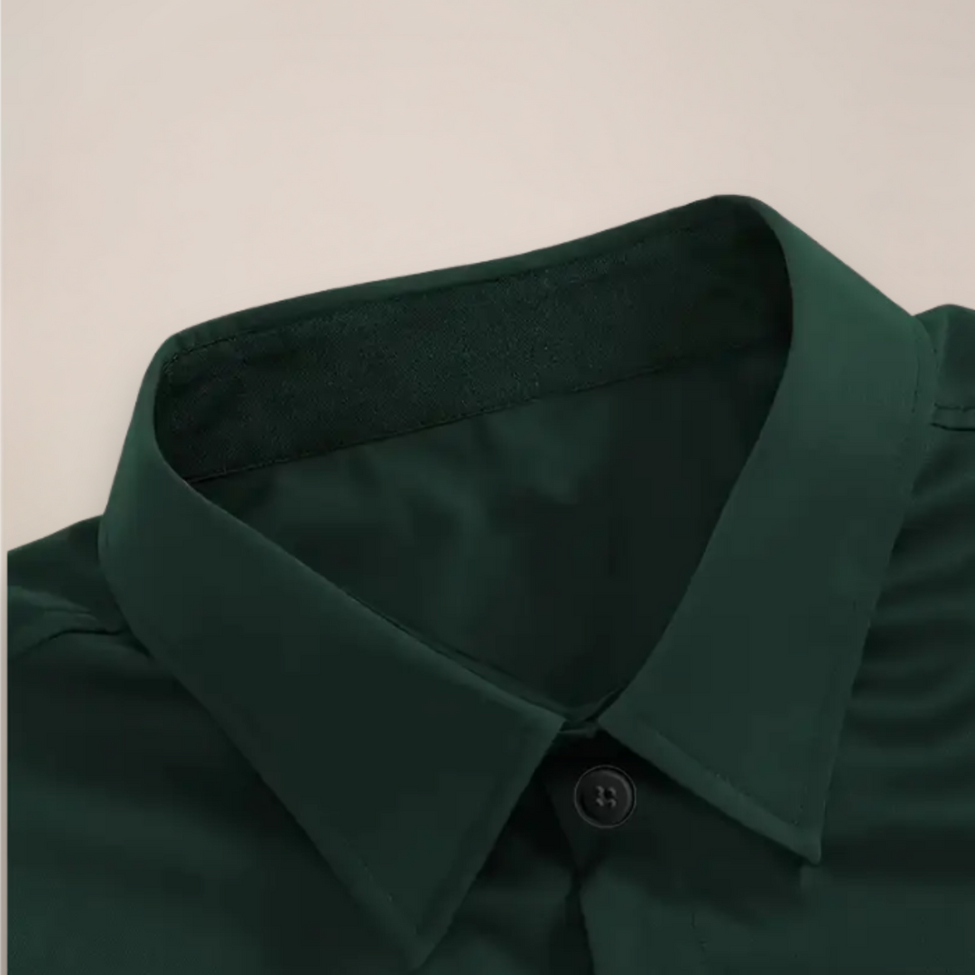 Allsidig slim fit langermet herreskjorte. Elegant vårskjorte som passer både til casual og formelle anledninger.
