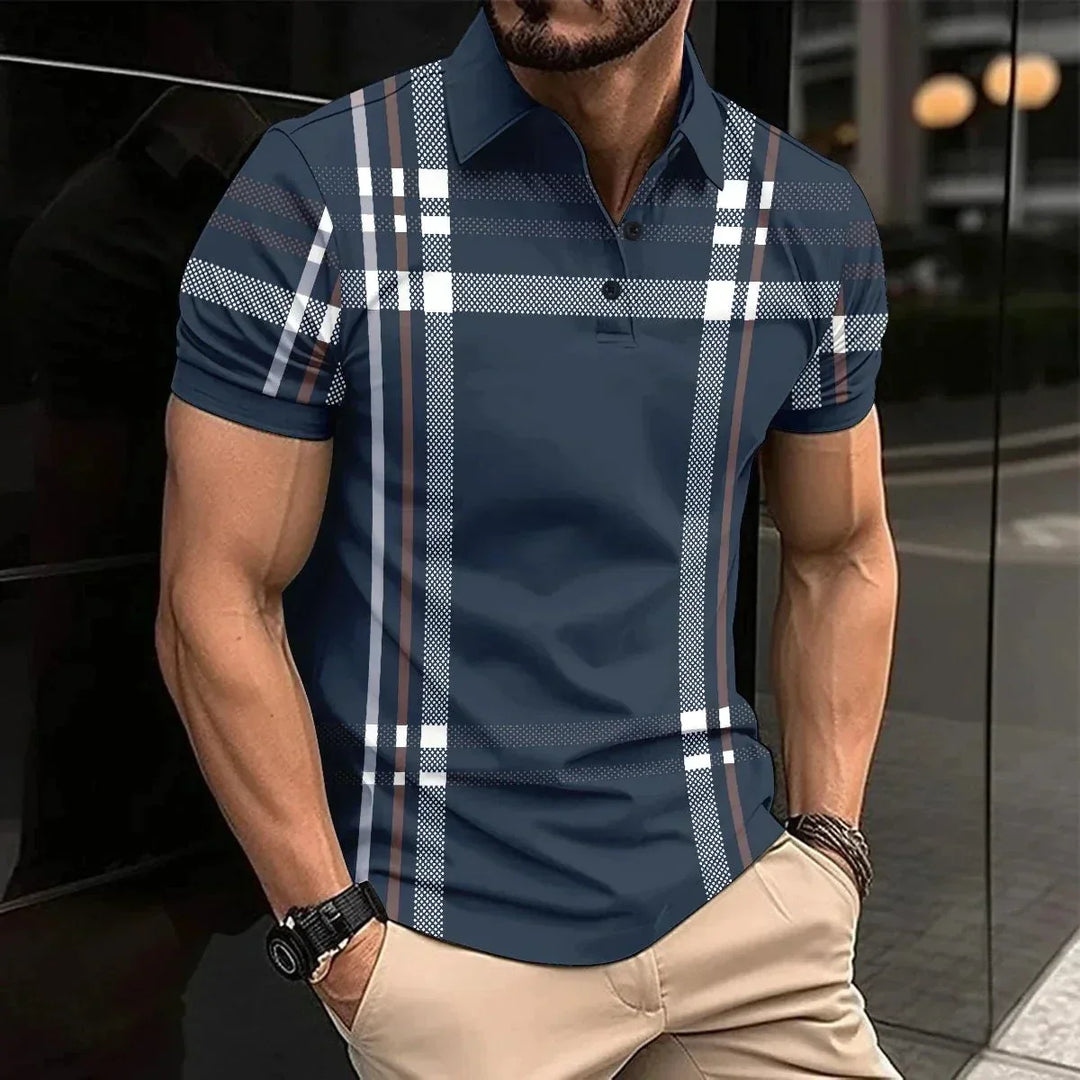 Stilfull herrepoloskjorte i polyester med glidelås. Komfortabel for fritid og business casual bruk.