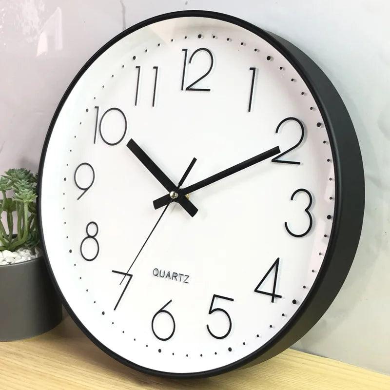Dekorativ 30 cm veggklokke, lydløs og moderne, en perfekt gaveidé for interiørelskere.