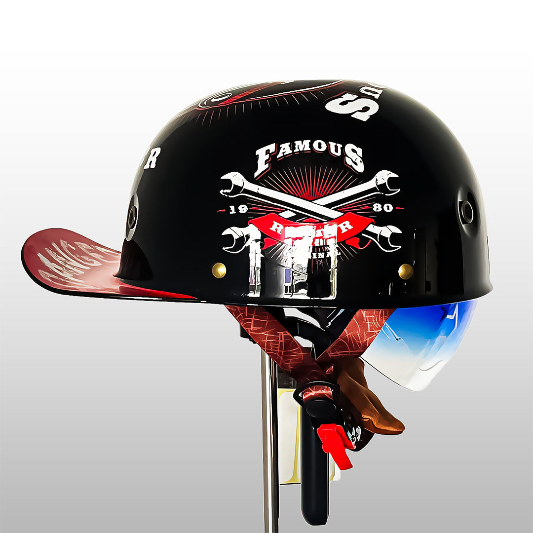 Retro motorsykkelhjelm med baseballcaps-design. Ideell som lett sommerhjelm. Komfortabel unisex mc hjelm.