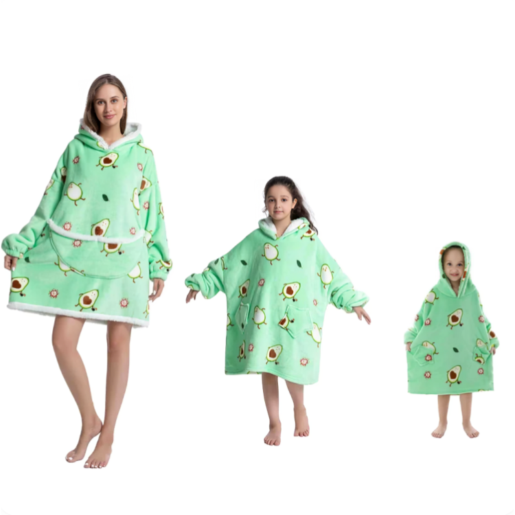 Søt baby hettegenser i myk flanell, komfortabel og varm for små.