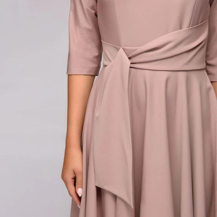 Grønn polyester swingkjole til dame, perfekt passform. Elegant hverdagskjole og festkjole.