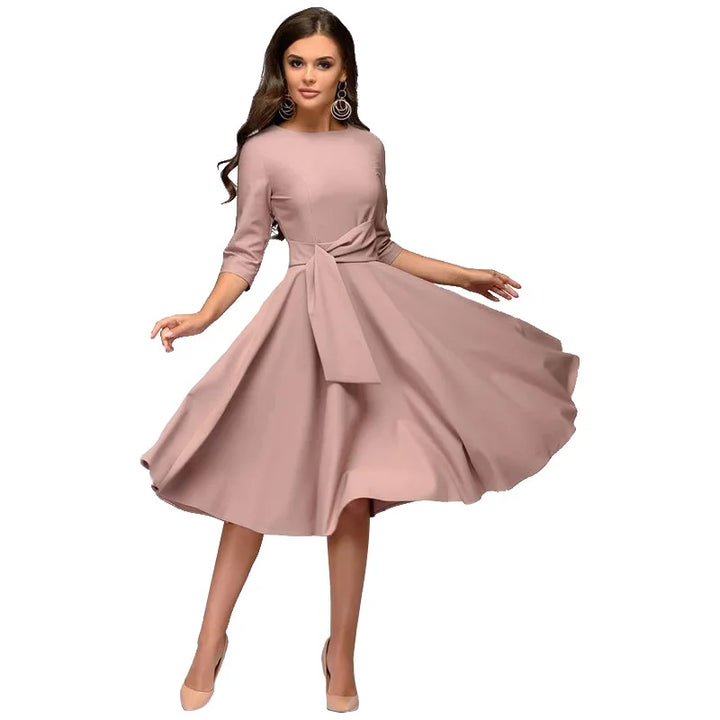 Khaki elegant swingkjole til dame. Komfortabel polyester midikjole, ideell festkjole/sommerkjole.
