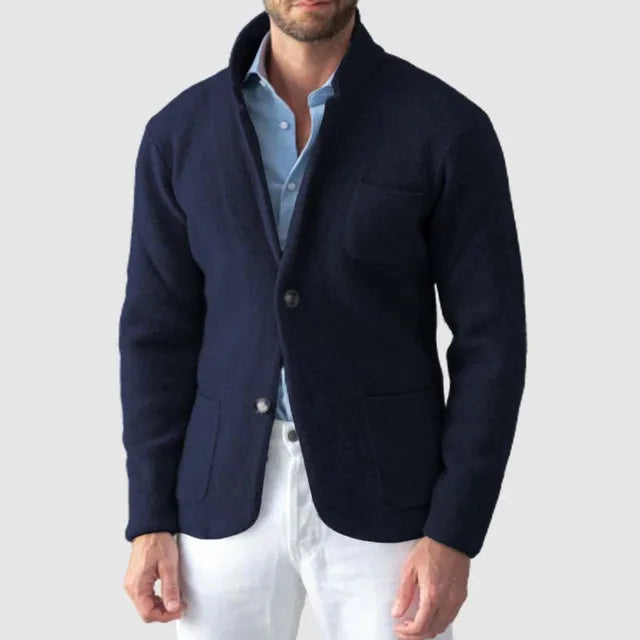 Stilig herreblazer med klassisk snitt, flott til fest og formelle settinger.