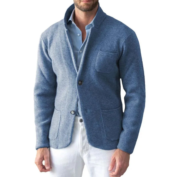Tidløs klassisk blazer, en stilren jakke som kompletterer mannens garderobe.