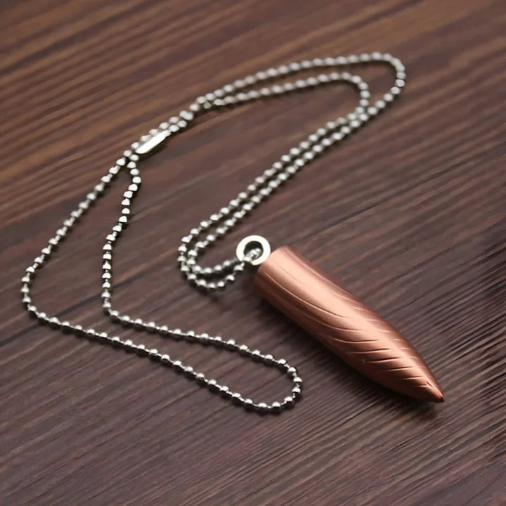 Brannstarter nøkkelring med flintstål og flaskeåpner. Vanntett overlevelsesutstyr for camping og fotturer.