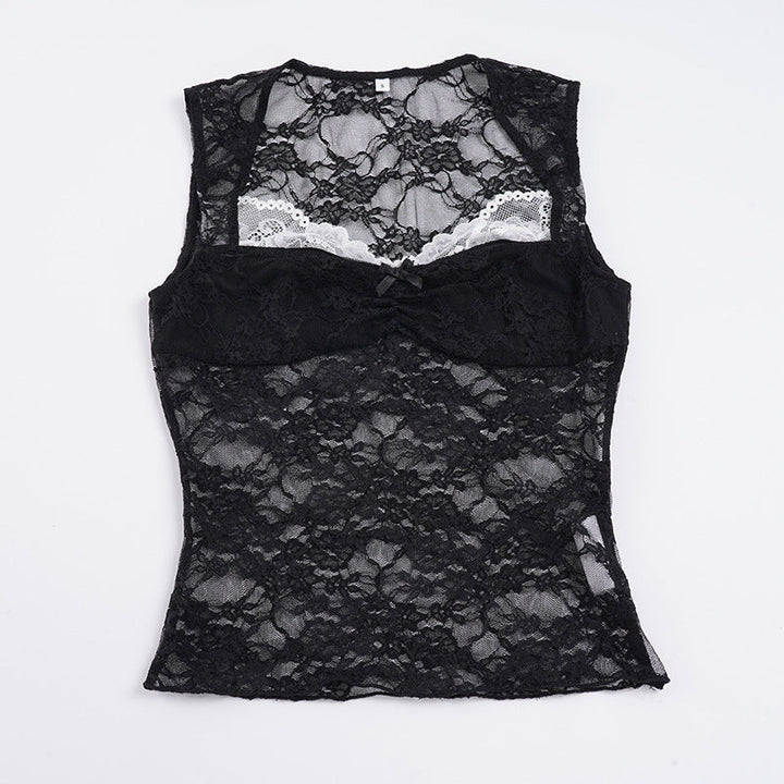 Svart elegant camisole-topp med spiss V-hals. Moderne og komfortabel, ideell for et stilfullt kveldsantrekk.