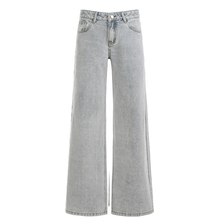 Damejeans i himmelblå med vide ben, detalj av høyt liv og lommer. Trendy vår- og sommerbukser.