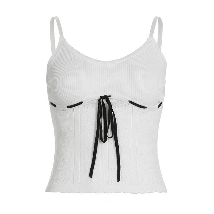 Dame aktivklær: Hvit sporty tanktopp med komfortabel passform for trening, yoga og fritid.