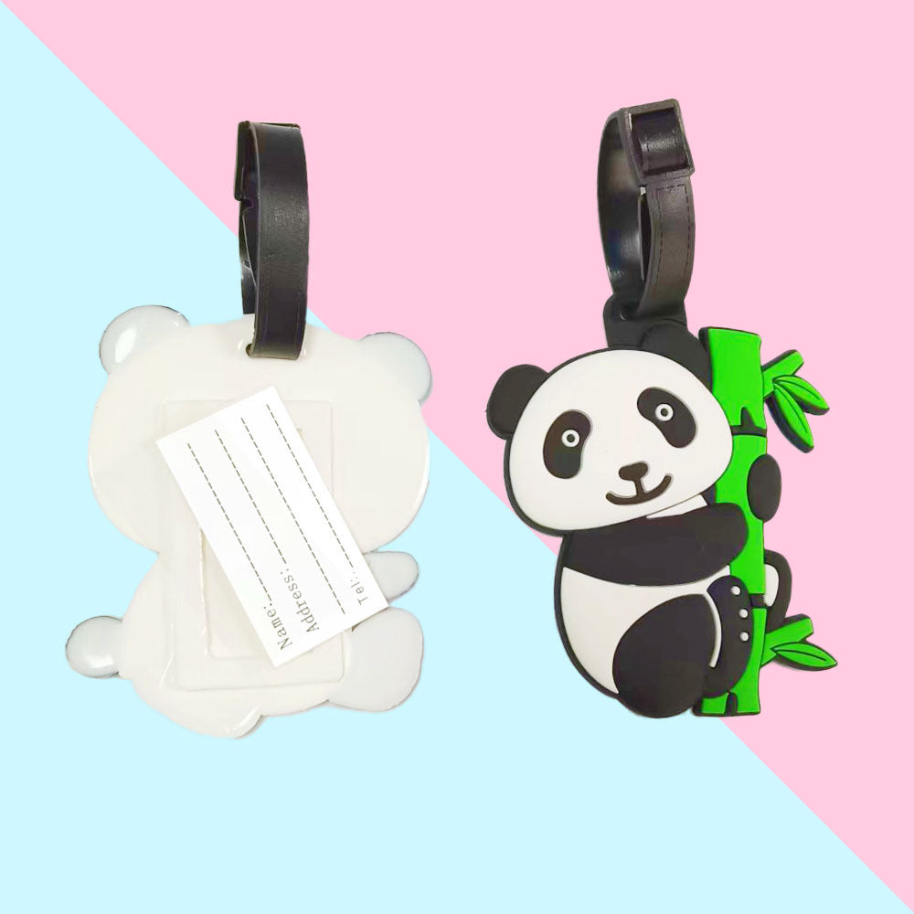 Gavetips: Svart og hvit panda bagasjelapp i myk silikon, ideell for alle typer reiseutstyr og kofferter.
