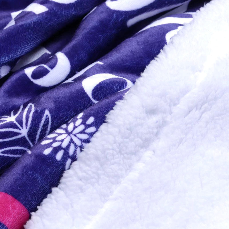 Komfortabelt damepledd i myk polyester, ideelt for hygge og varme hjemme, en fin gaveidé.