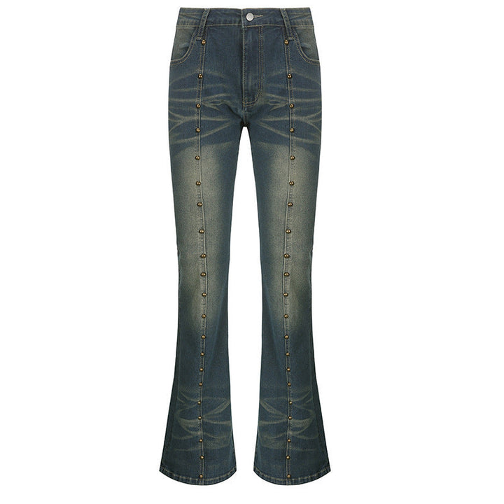 Dame flared jeans med knappedetaljer i blått. Trendy og chic hverdagsbukse for moderne kvinner.