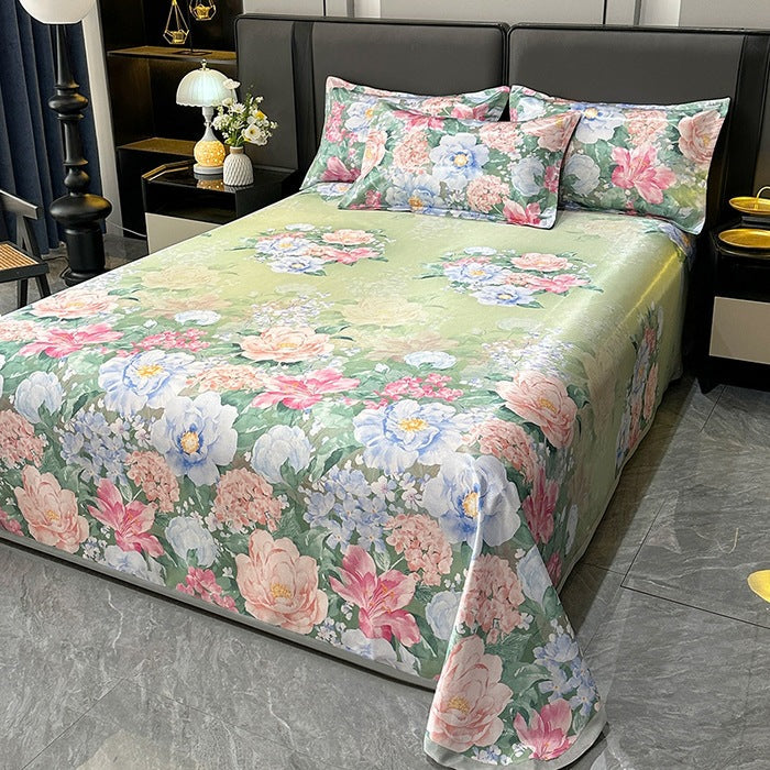 Ekstra komfortabelt sengeteppe med delikat blomsterdesign og svaner for en rolig, luksuriøs søvn.