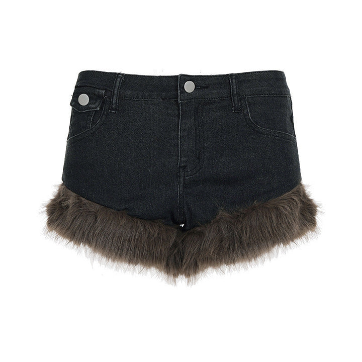 Casual damejeansshorts i denim, komfortable og stilige for kvinner om sommeren, med fin kantdekor.