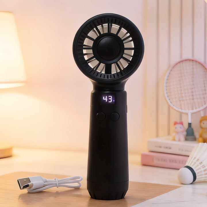 Bærbar håndvifte med tydelig digital skjerm for batteri og hastighet, perfekt for kvinner på farten.