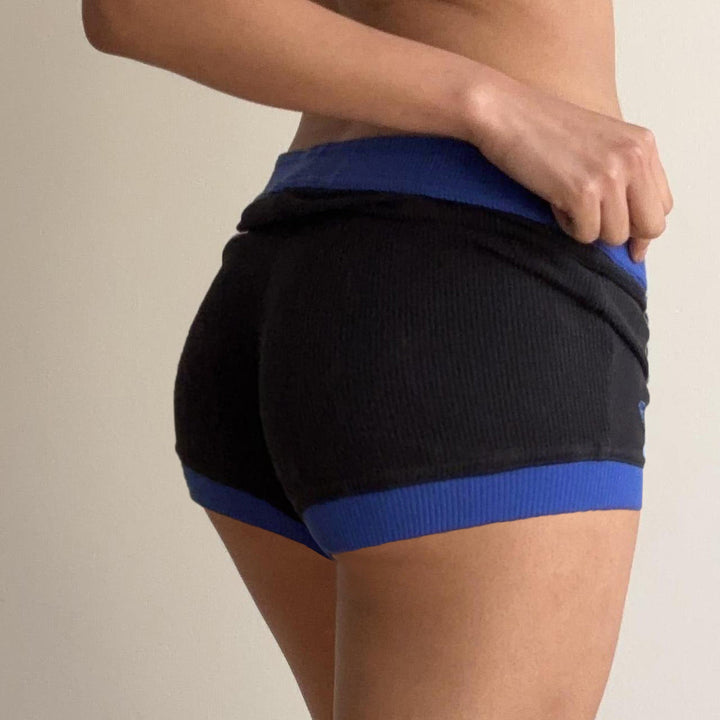 Myke fritidsshorts for dame, perfekt for aktiv livsstil, elastisk linning og snor.