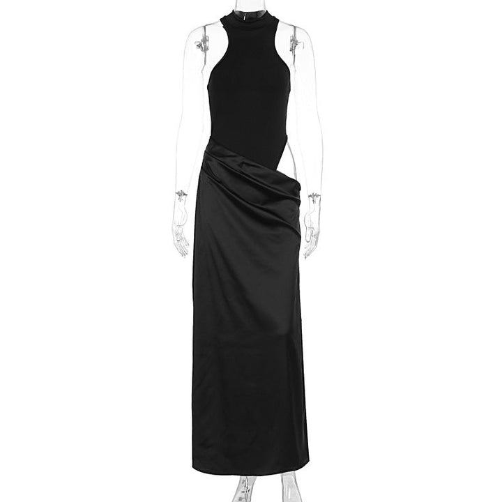 Luksuriøs maxikjole for damer, med figurskapende snitt, halterneck og elegant fall.