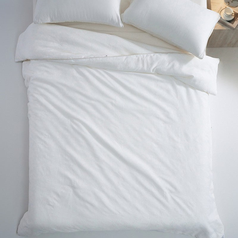 Damer mykt pledd for hjemmekos. Komfortabelt og stilfullt teppe perfekt for sofa eller soverom.