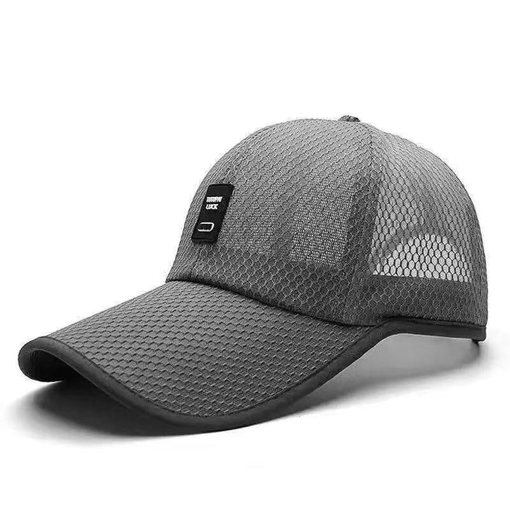 Moderne baseballcap med pustende mesh, perfekt for sommerlige fritidsaktiviteter.