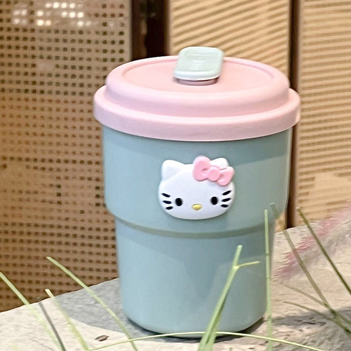 Miljøvennlig gjenbrukbar plastkopp 420 ml med sugerør, perfekt for bærekraftig hydrering.