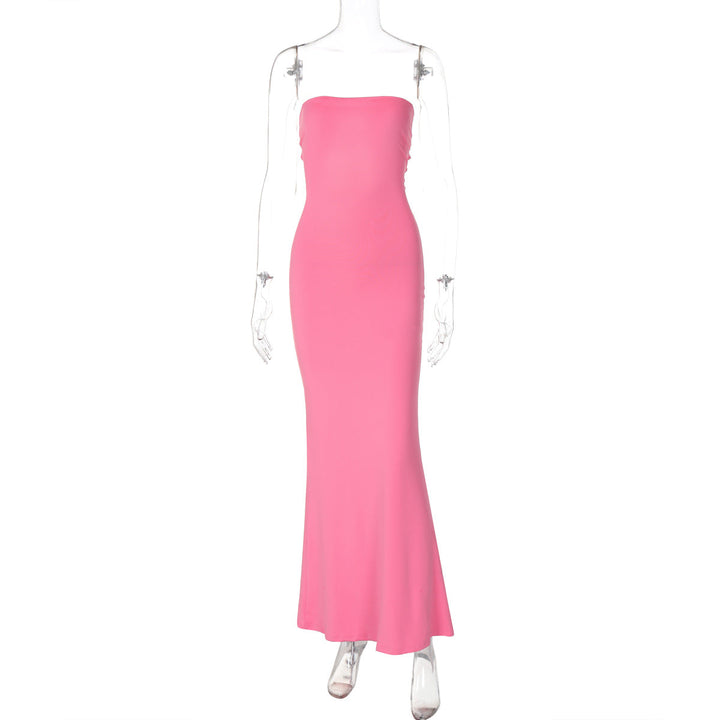 Rosa figursydd maxikjole uten stropper for dame, ideell for sommerfester og bryllup.