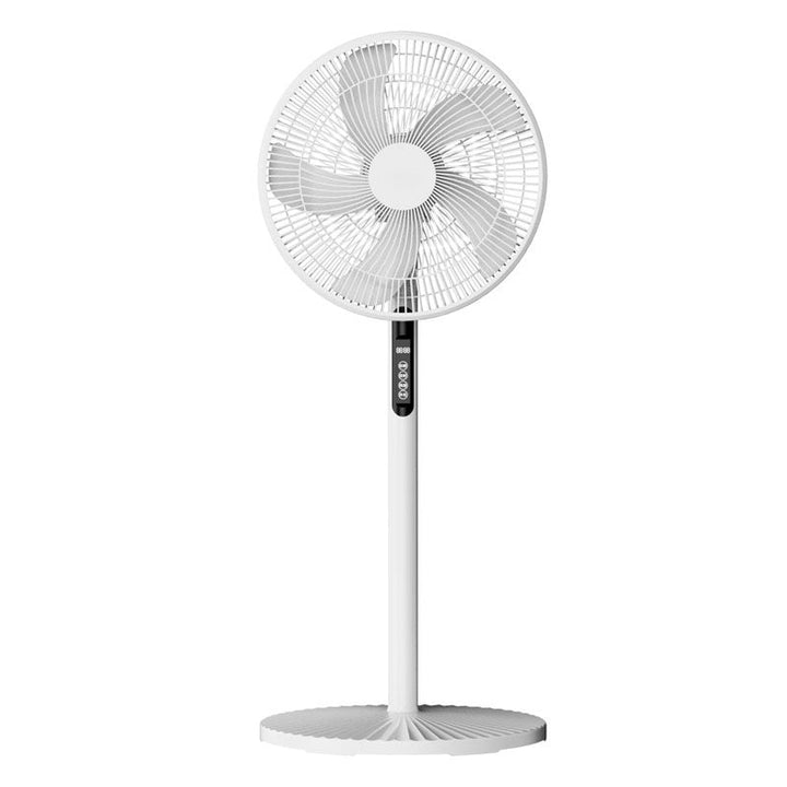 Elegant stående vifte med stillegående drift, lyser opp stuen med frisk sommerluft og moderne design.