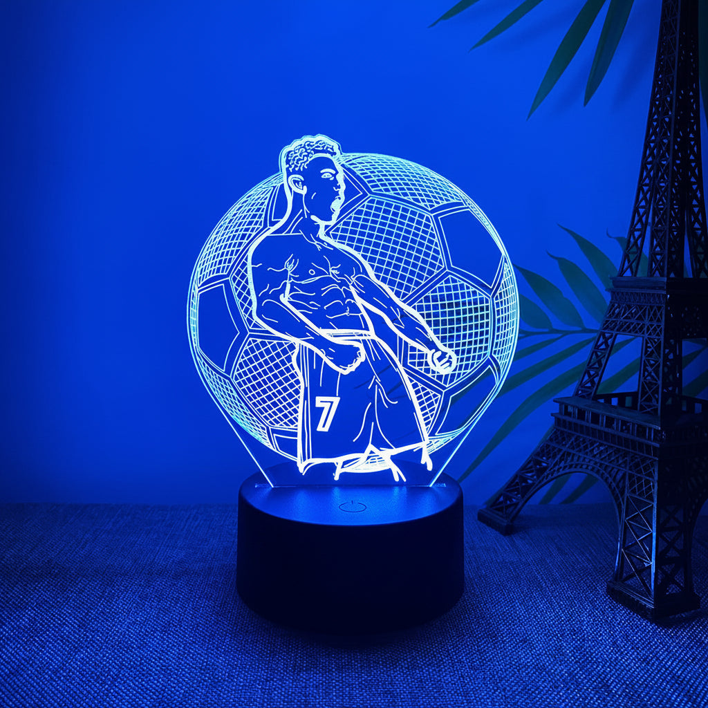 Stilig Ronaldo LED-fotballnattlampe, gir mykt lys og futuristisk 3D-dekor til rommet.