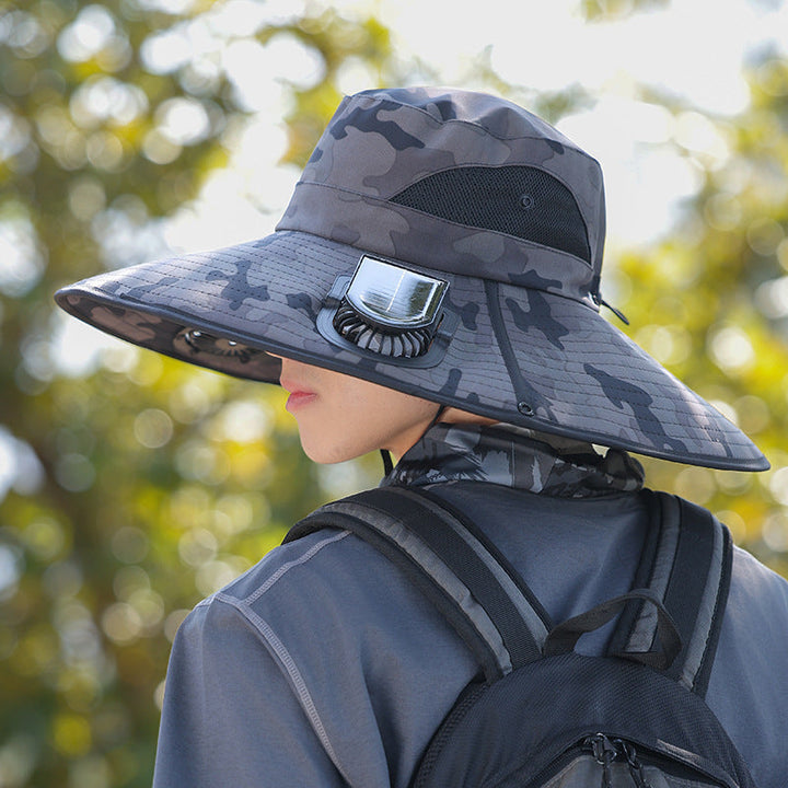 Solhatt med bred brem, sett bakfra, fremhever mesh-ventilasjon. Perfekt for aktive dager.