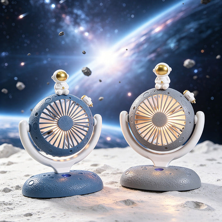 Enkel USB-vifte for kontor eller hjem. Søt astronaut design gir frisk luft og et lekent preg til rommet.
