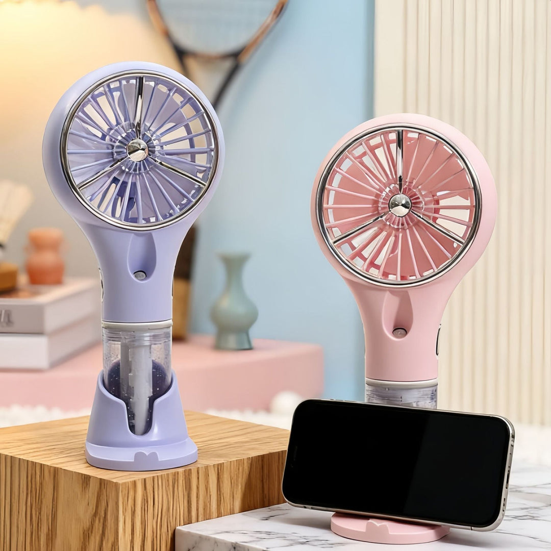 Kompakt USB vifte med vanntank for reise og kontor. Perfekt bærbar kjøling som leverer frisk luft.