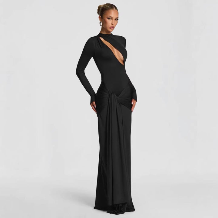 Elegant dame maxikjole med asymmetrisk utringning og ett-skulder design. Perfekt festkjole for damer.