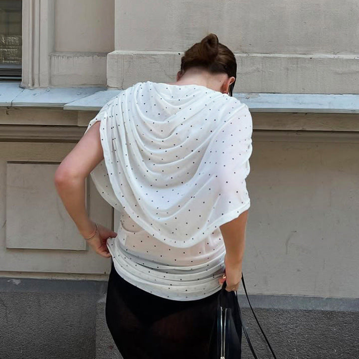 Elegant dame drapert topp med stilfulle aksenter, tilgjengelig i hvit og blå for kvinner.