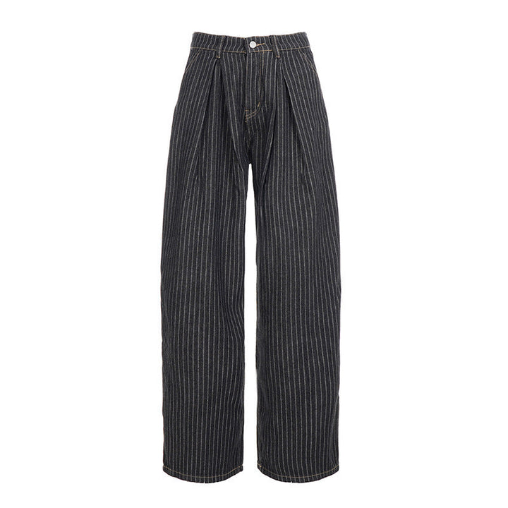 Vår/sommer mote: Høytaljede vide stripete jeans for damer. Stilige og komfortable svarte jeans for en trendy look.