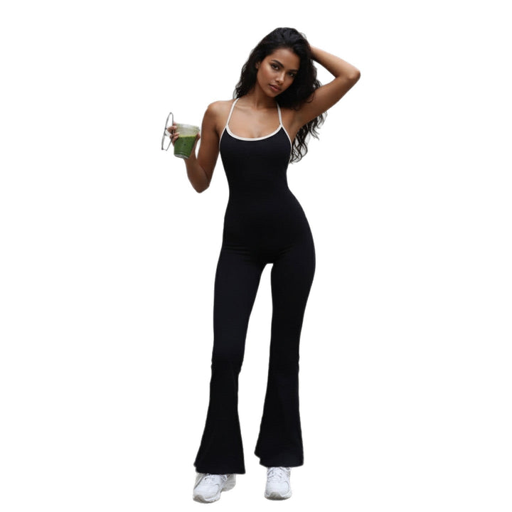 Svart fluffy dame jumpsuit med moteriktige vide ben og sofistikert ryggutskjæring for kvinnemote.